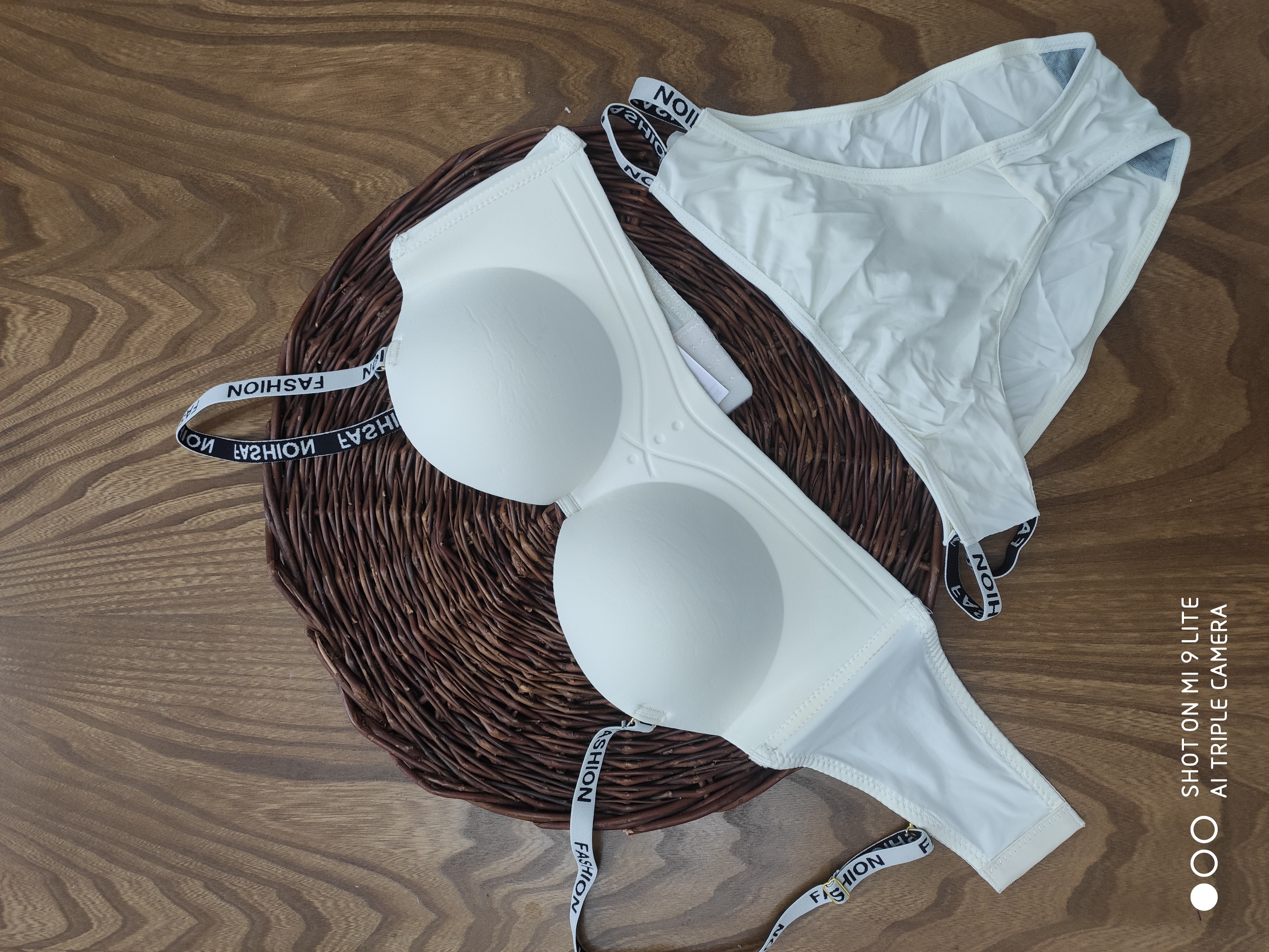 لباس زیر ست اسفنجی و جکدار بدون فنر